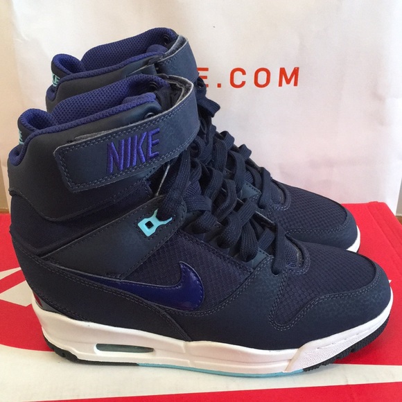 nike air revolution blue